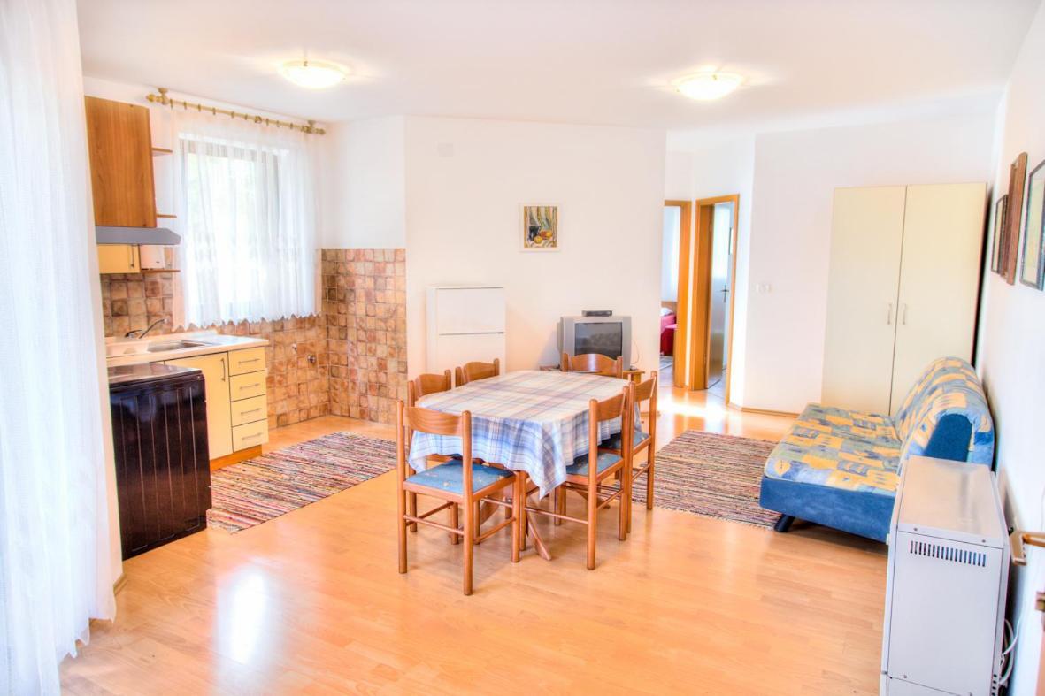 Apartment Josip 2011 Fažana Eksteriør billede